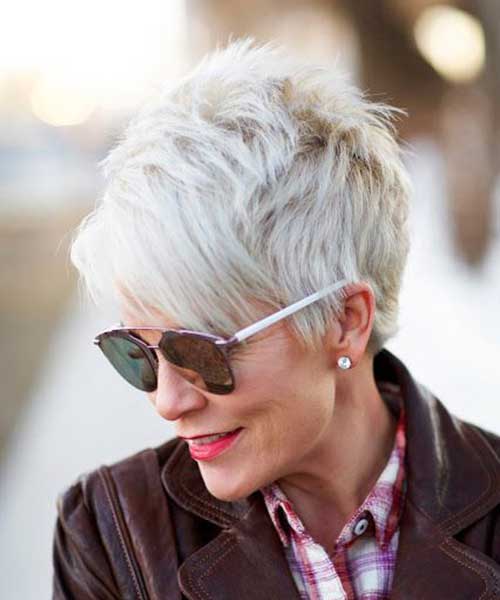  Short Haircuts for Older Women 