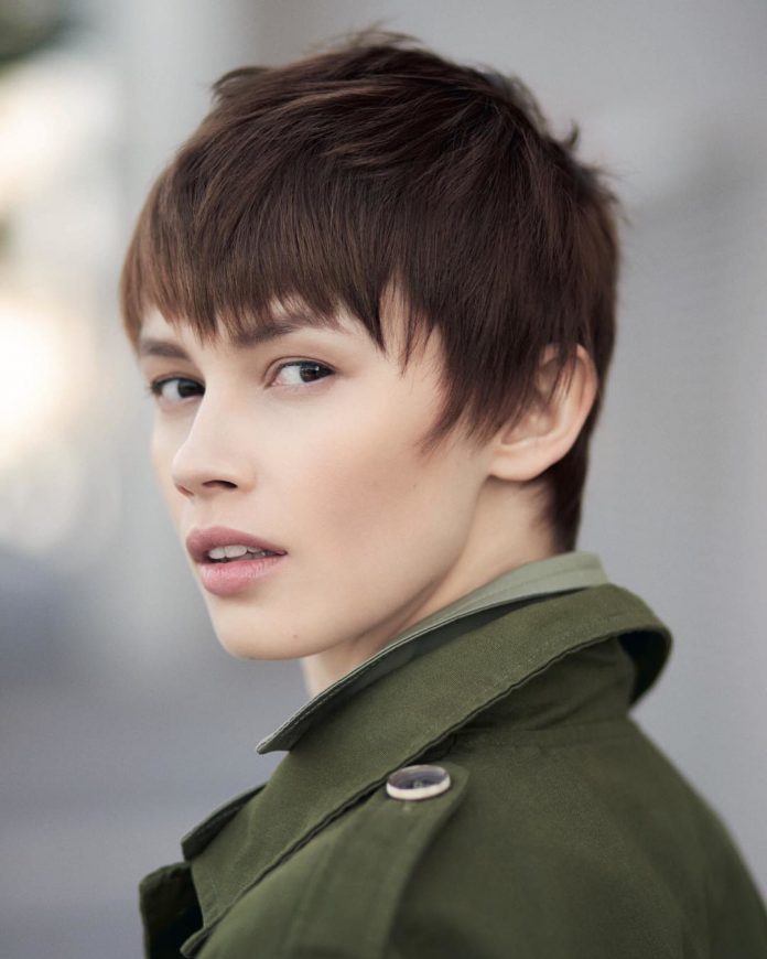 20 Short Haircuts for Thick Hair and Round Faces