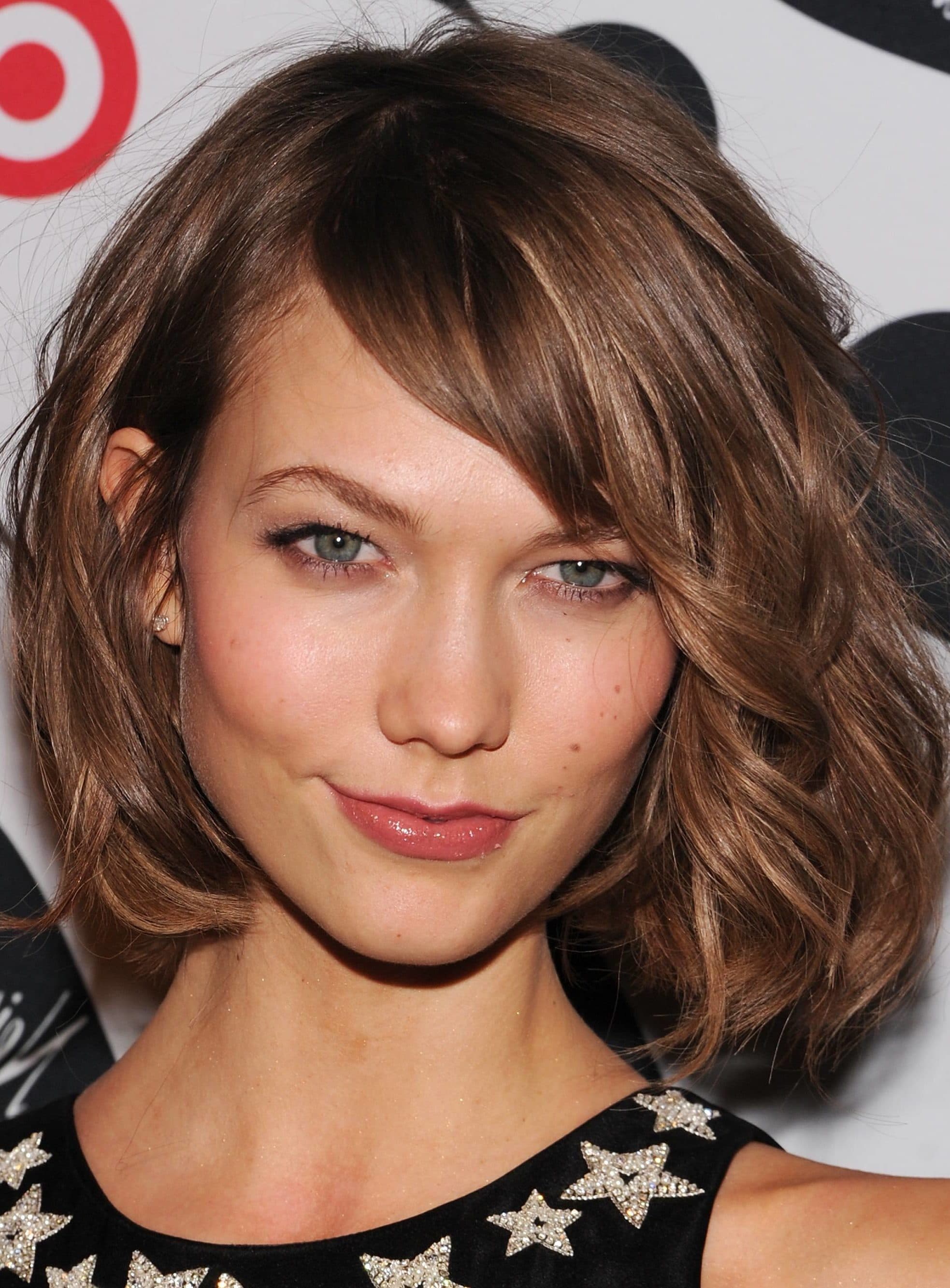 52 Short hair with bangs and layers Shoulder Length