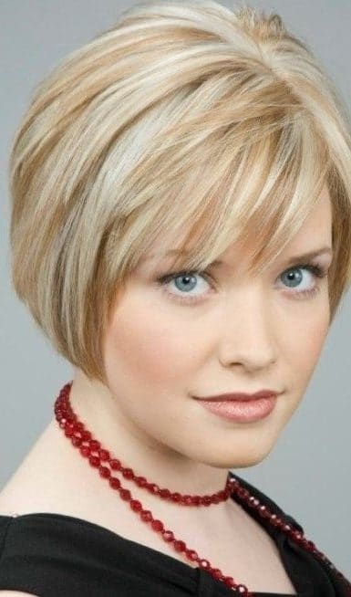 38 Short Layered Bob Haircuts with Side Swept Bangs That ...