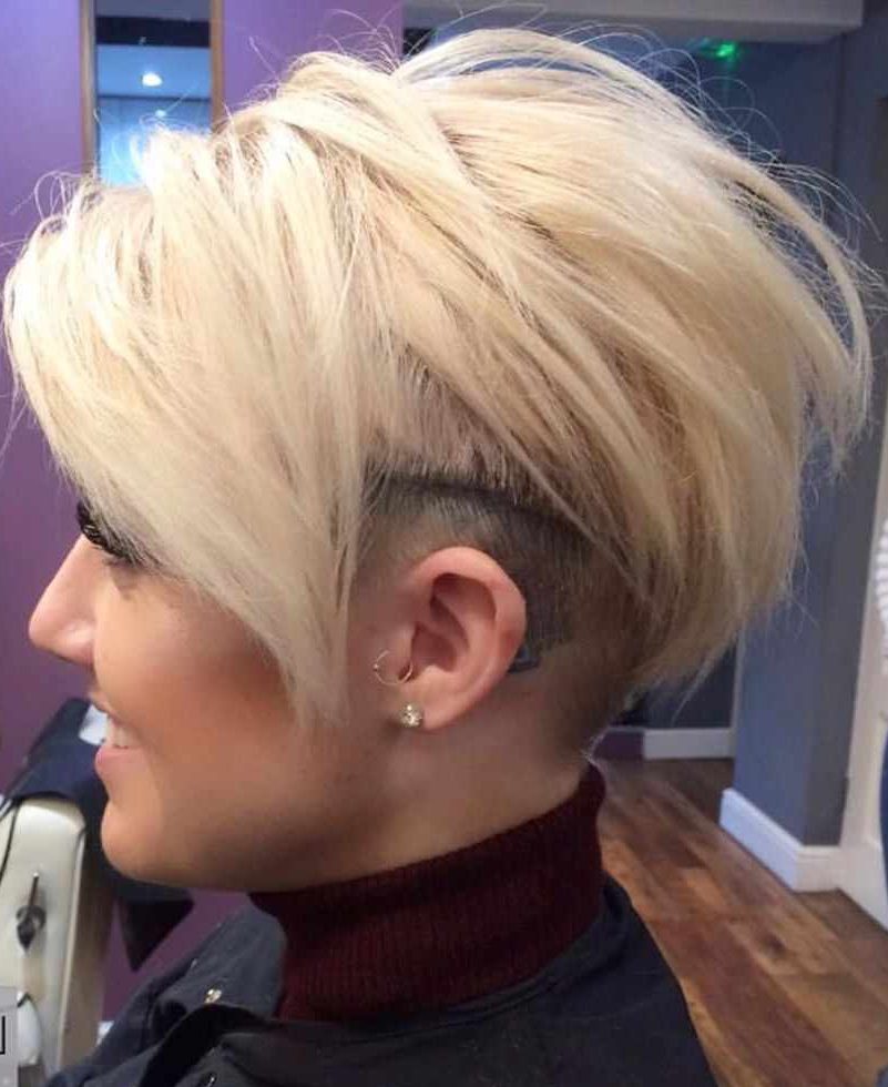 35 Cute Short Bob and Pixie Haircuts For Women 2021