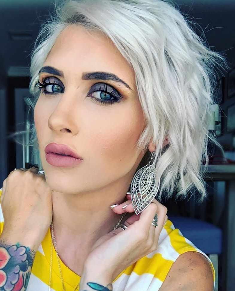 50 New Short Bob Cuts and Pixie Haircuts for 2021