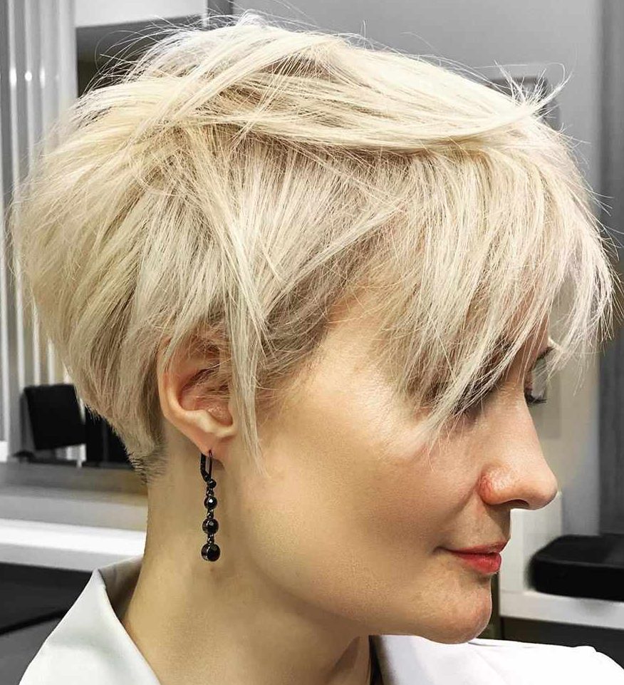 35 Cute Short Bob and Pixie Haircuts For Women 2021