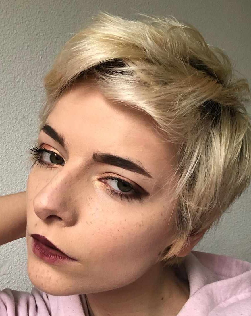 50 New Short Bob Cuts and Pixie Haircuts for 2021