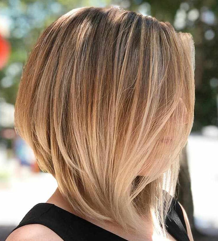 28 Short hairstyle for round face 2020 for Oval Face