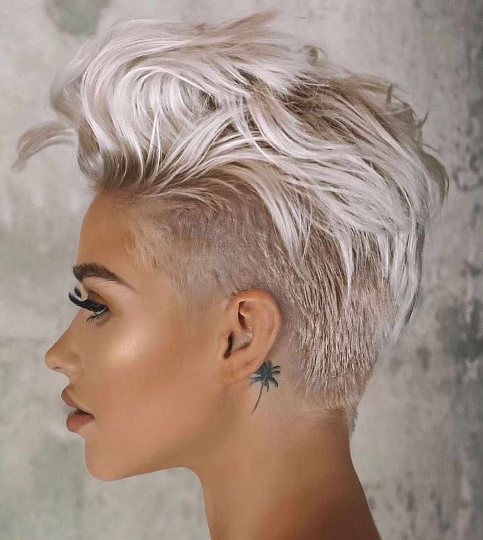 35 Cute Short Bob and Pixie Haircuts For Women 2021