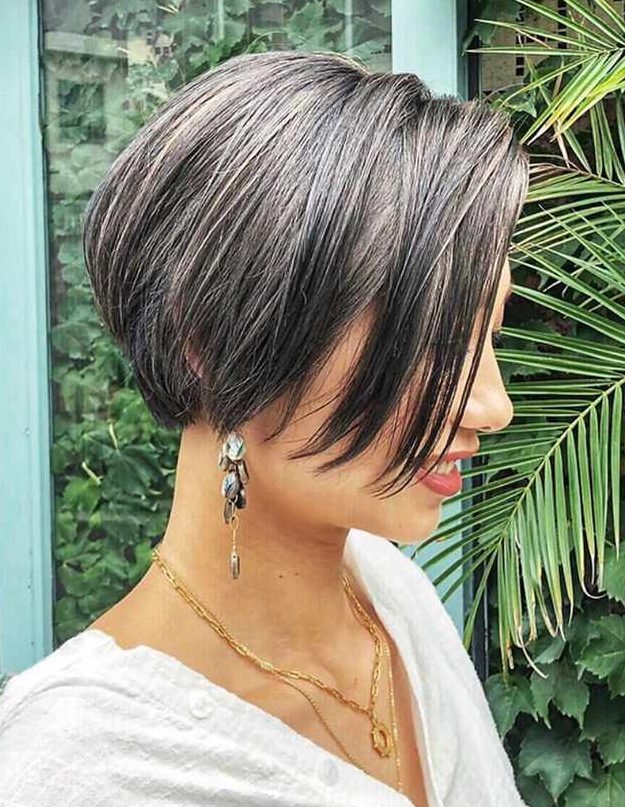 50 New Short Bob Cuts and Pixie Haircuts for 2021