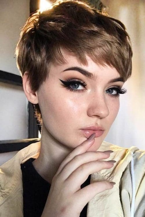 20 Short Popular Hairstyles For Women in 2021 | Short Hair Models