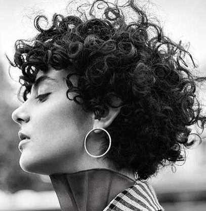 Curly short haircuts