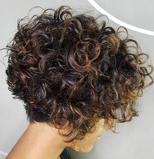 low maintenance short curly wavy hairstyles women