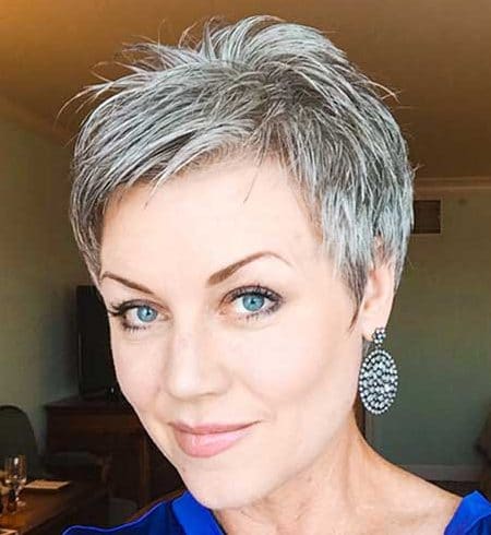 Older woman 2019 low maintenance short hairstyles 2019