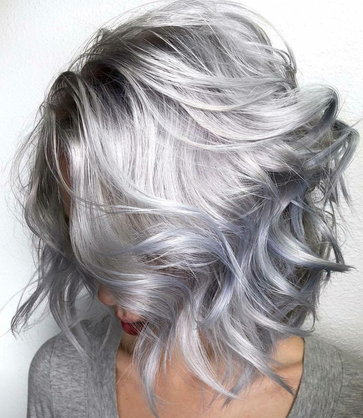 Short hair grey platinum hair color