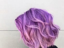 Shoulder lenght purple hair