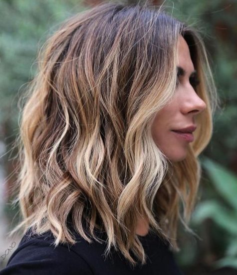 20 Shoulder Length Haircuts for Women 2021