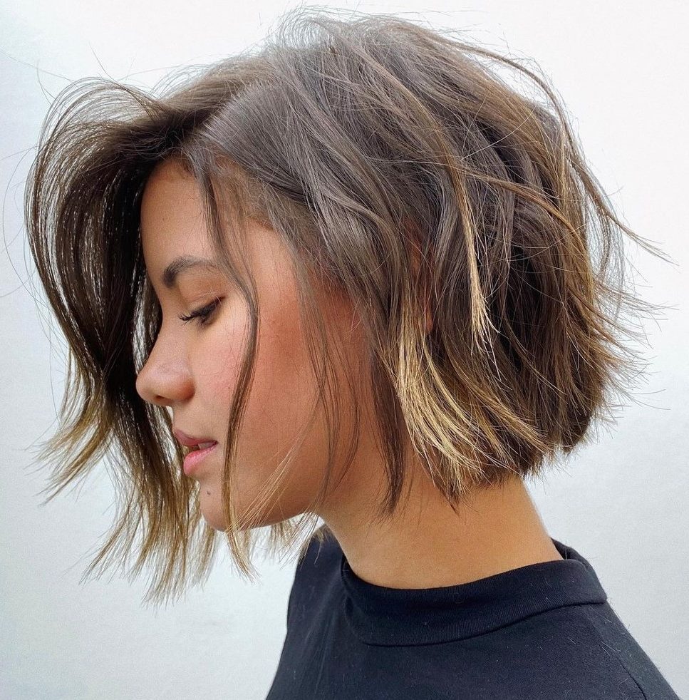 Shoulder-Length Haircuts To Show Your Hairstylist Now