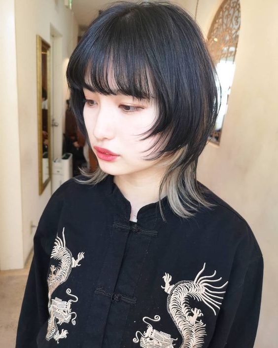 wolf cut hair female short