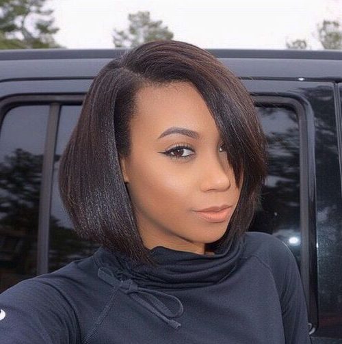 Black woman ear length short bob 2022