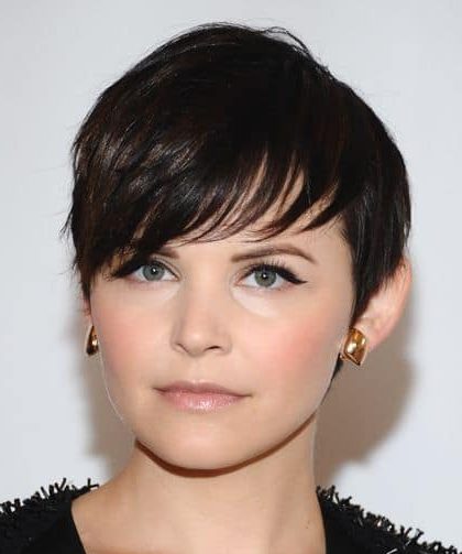 Long pixie cut with bangs for round face