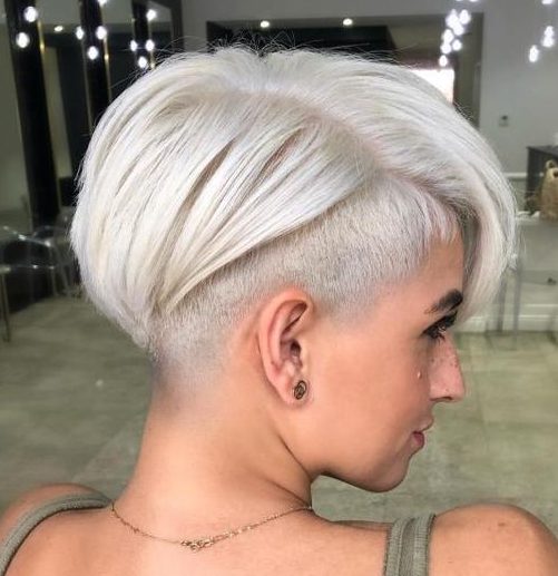 20 Short Gray Hairstyles for Women in 2022