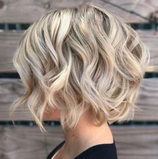 highlights short blonde hair