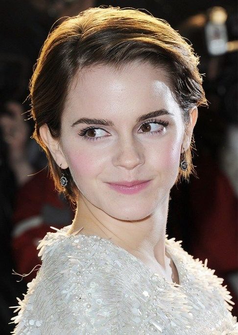 medium length emma watson hairstyles