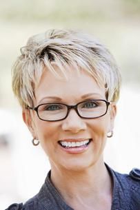 short hairstyles for over 60 with glasses