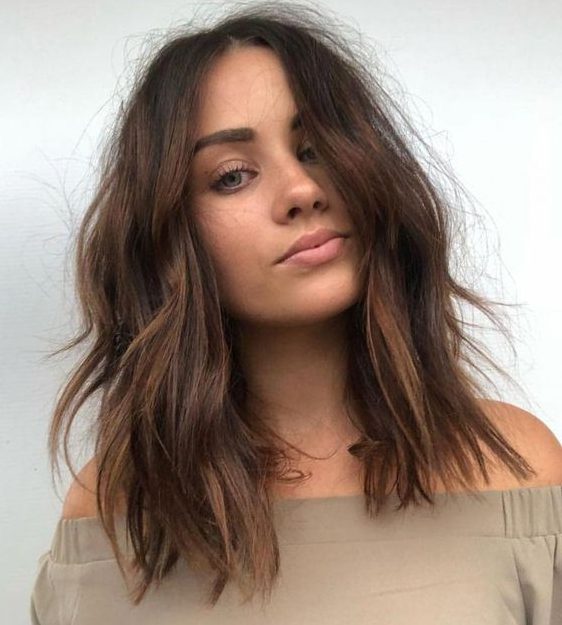 shoulder length short brown hairstyle