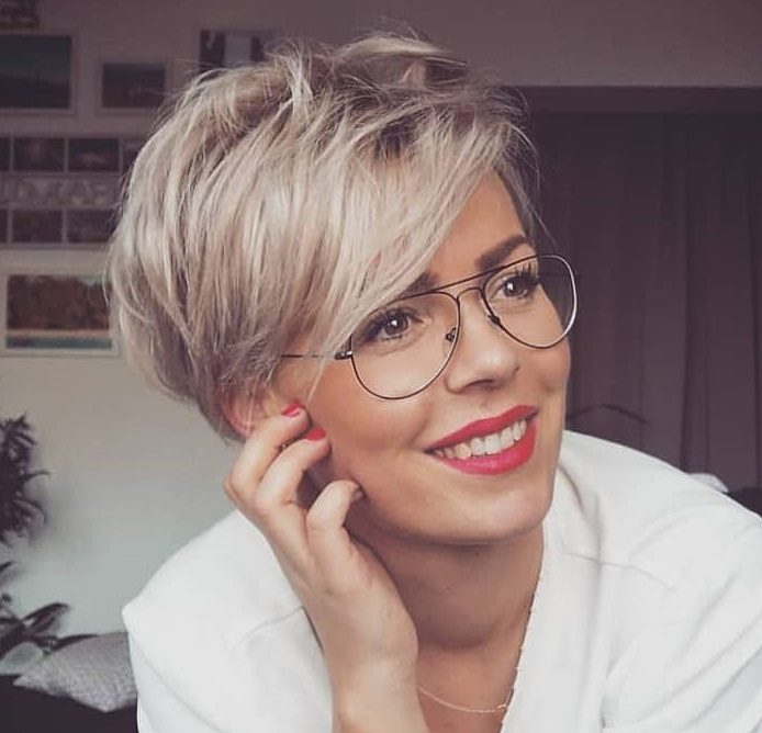 Pixie cuts for older ladies with glasses