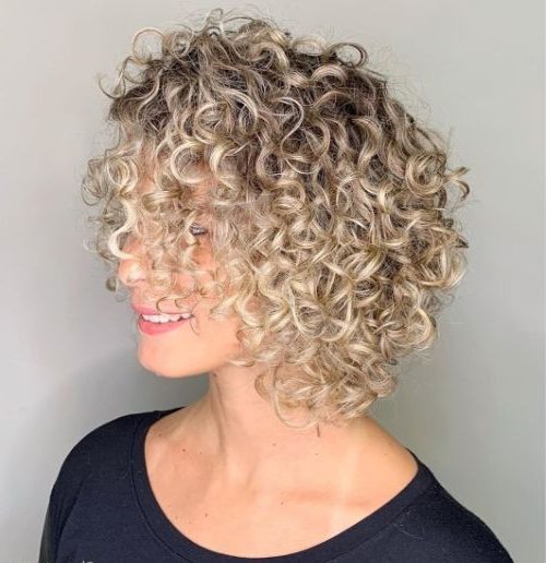 layered wavy bob