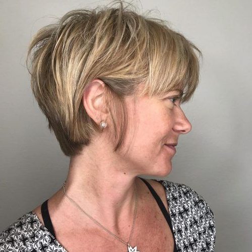 fine hair short stacked bob