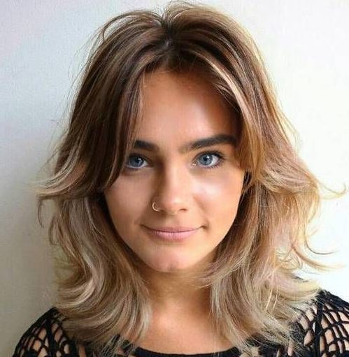 Top 20 Stylish Medium Haircuts for Girls for 2023 - MyGlamm