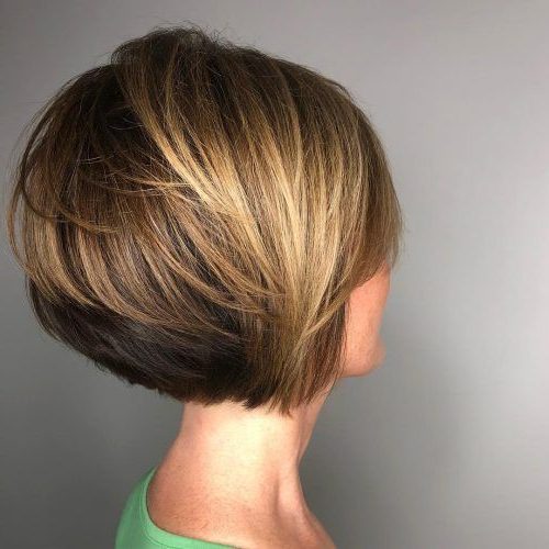 dark brown bob with highlights