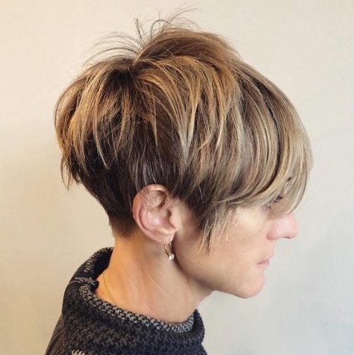 funky pixie brown hair with highlights