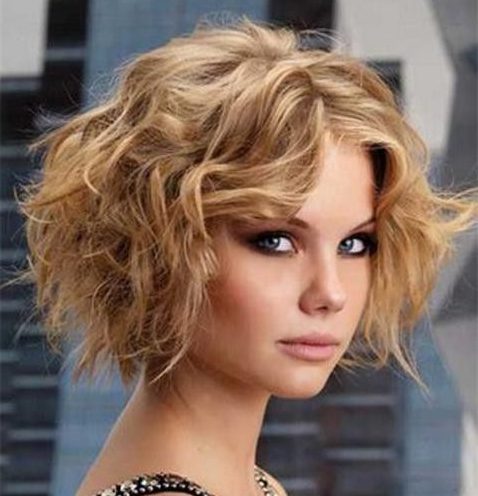 shoulder length naturally curly bob