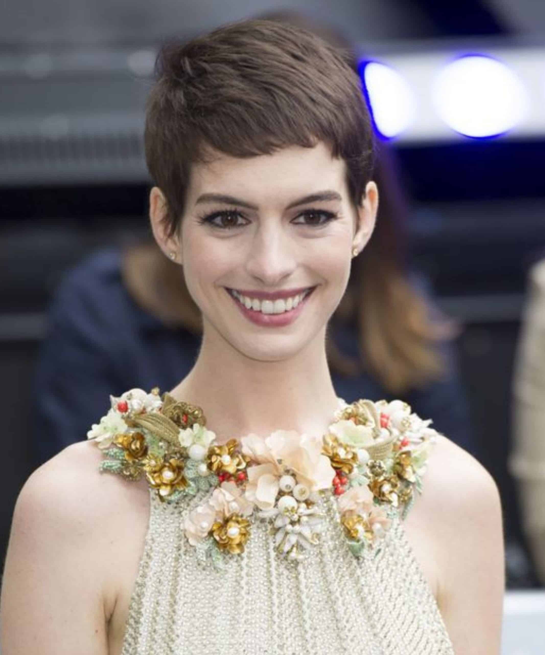 anne hathaway long hair