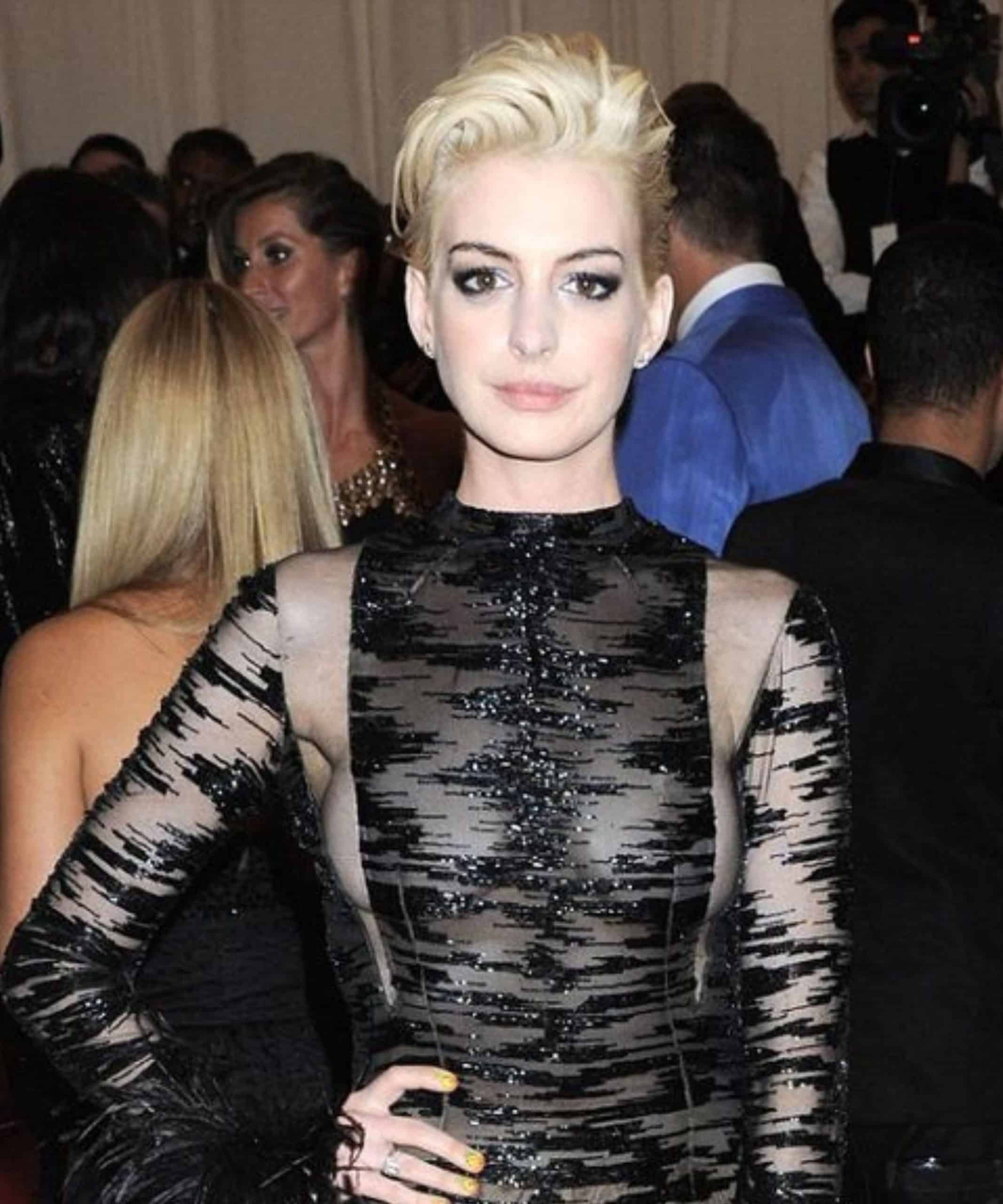 anne hathaway pixie grow out