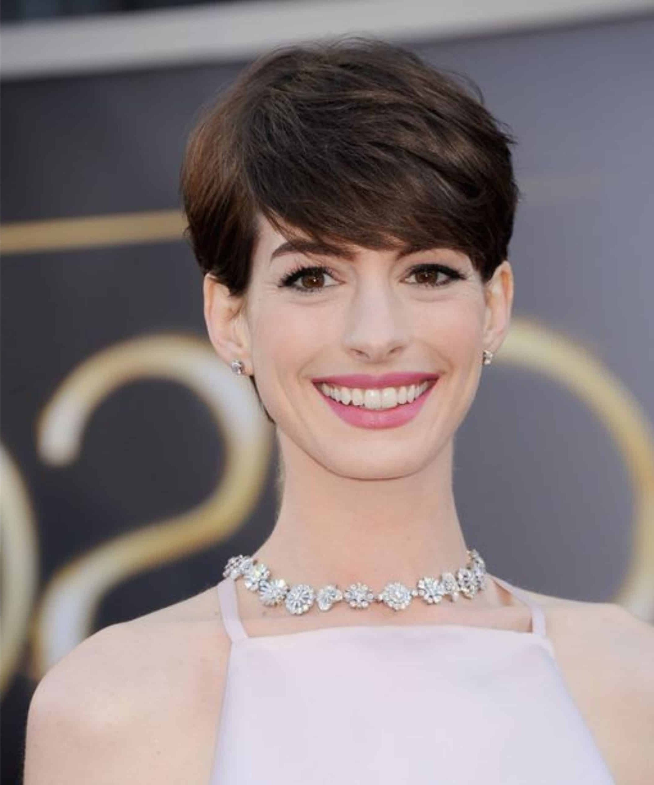 bob anne hathaway short hair