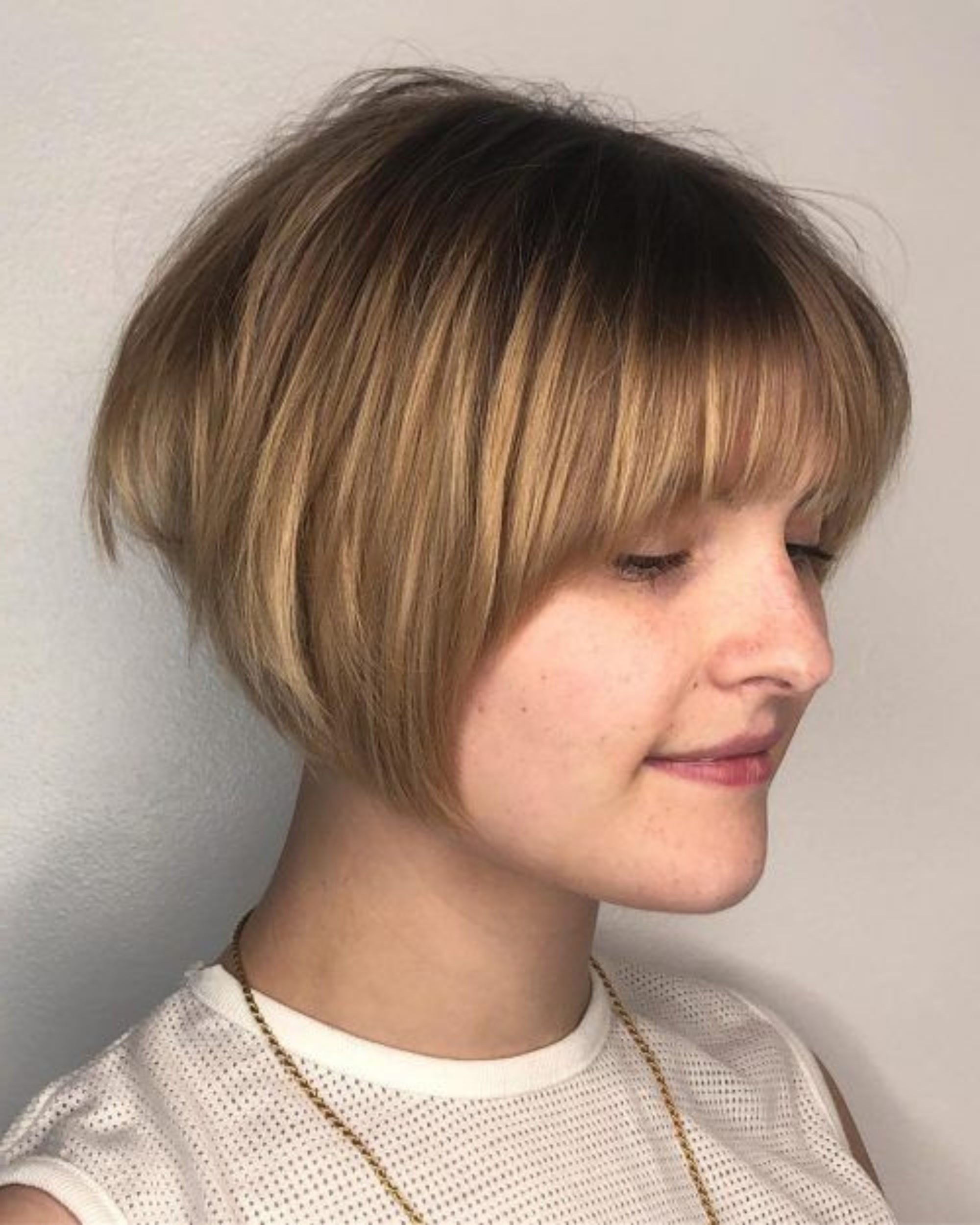 round face short hair with bangs