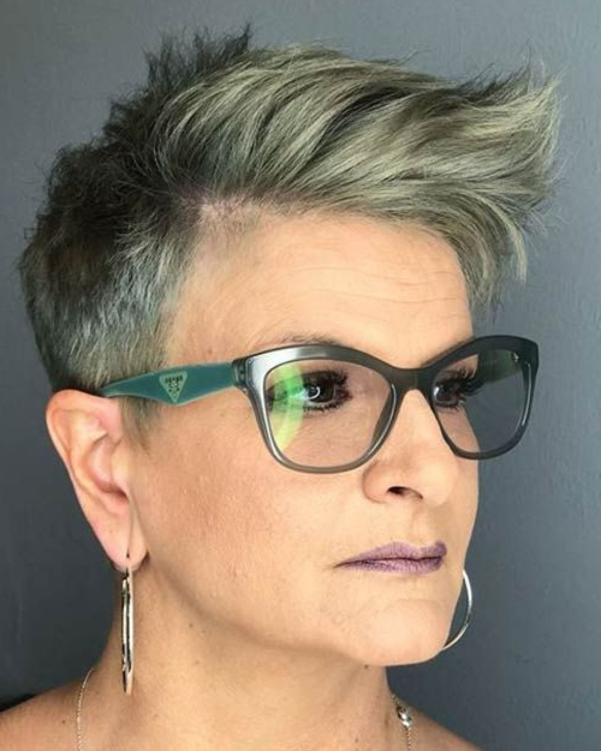trendy hairstyles for over 50 with glasses
