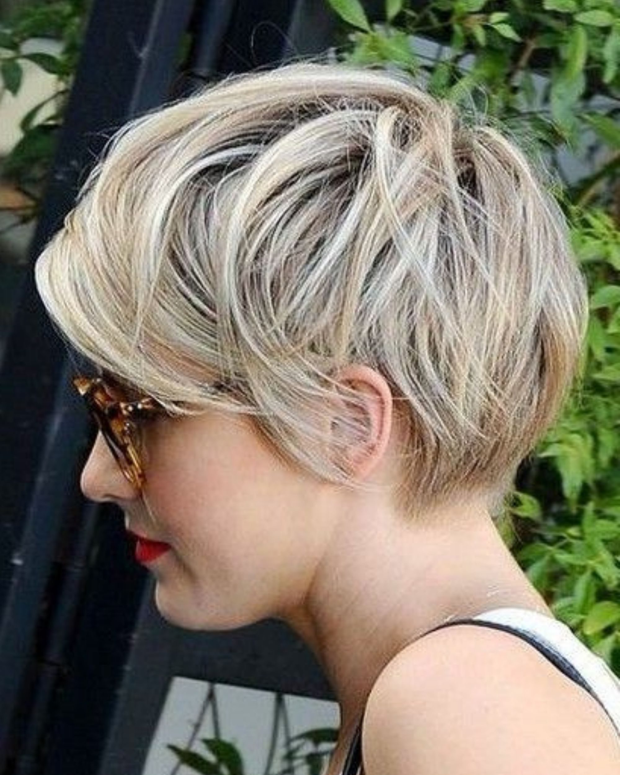 feminine pixie cut for round face