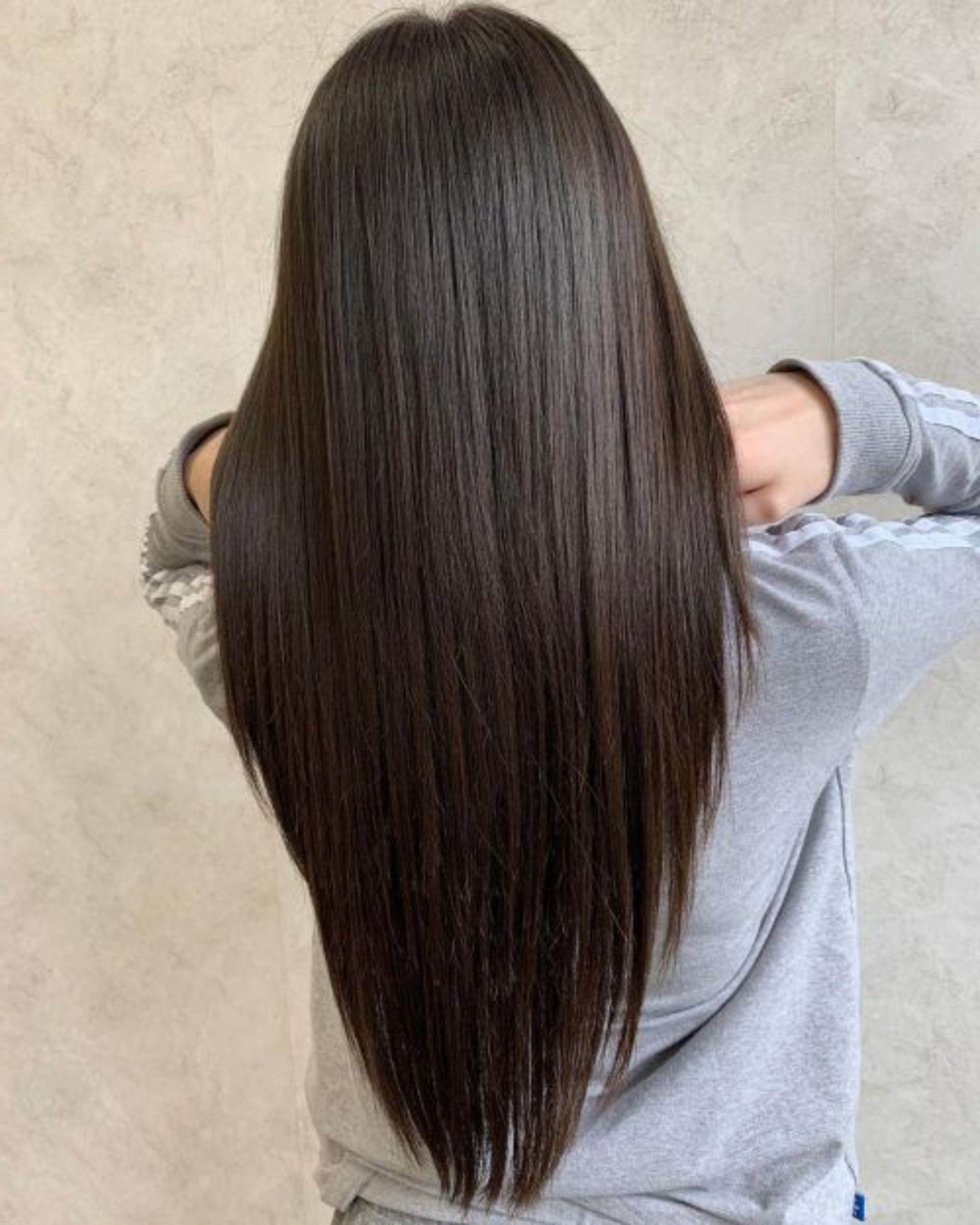 v shape hair cut with layers