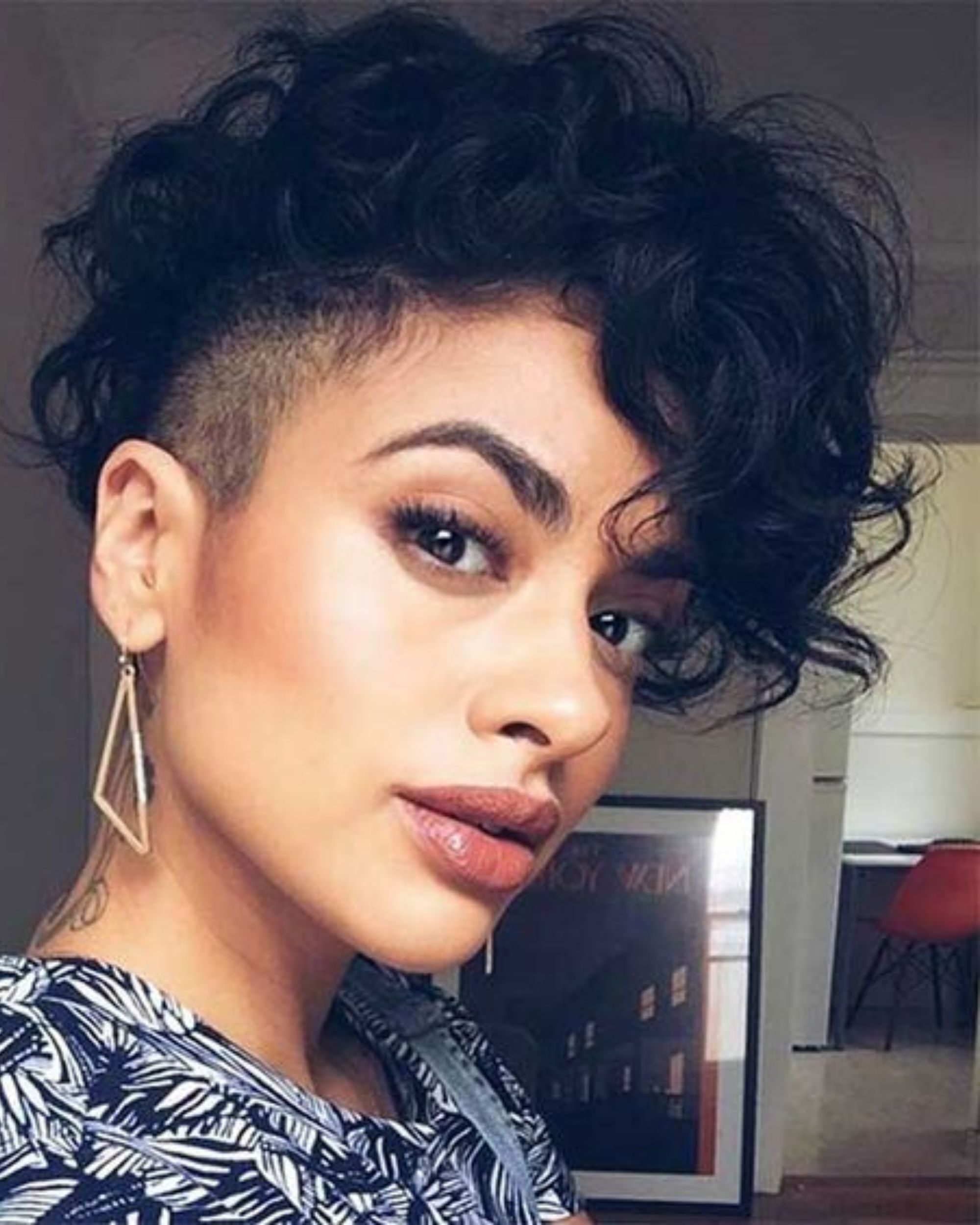 layered short curly hair