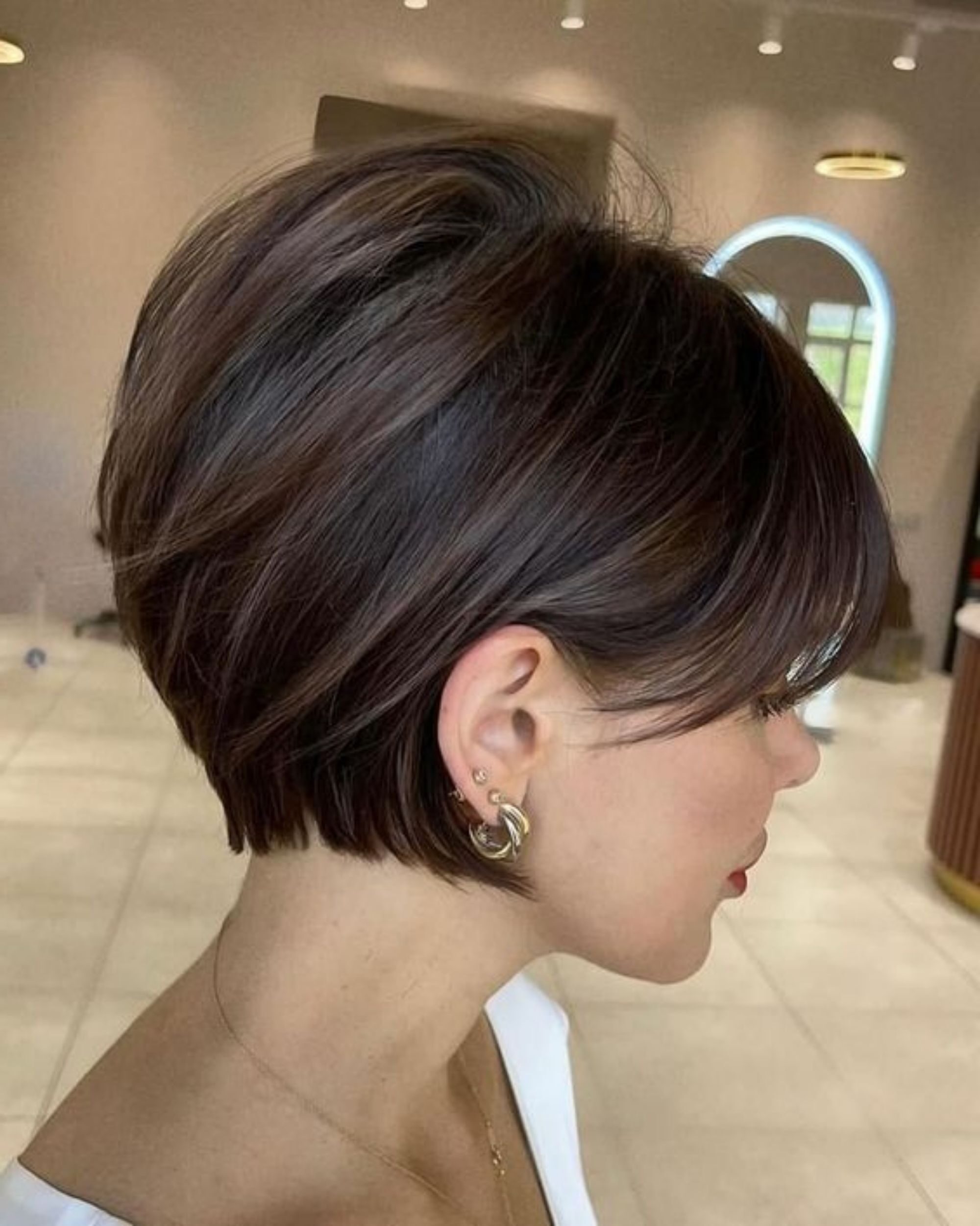 short haircut for 40 year old woman