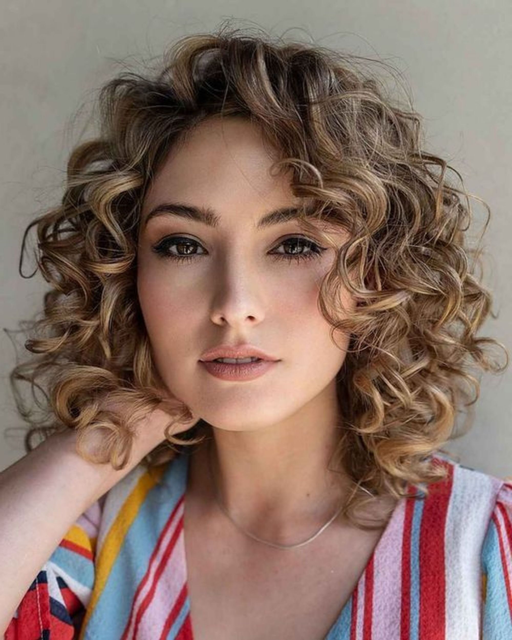 shoulder length short curly hairstyles